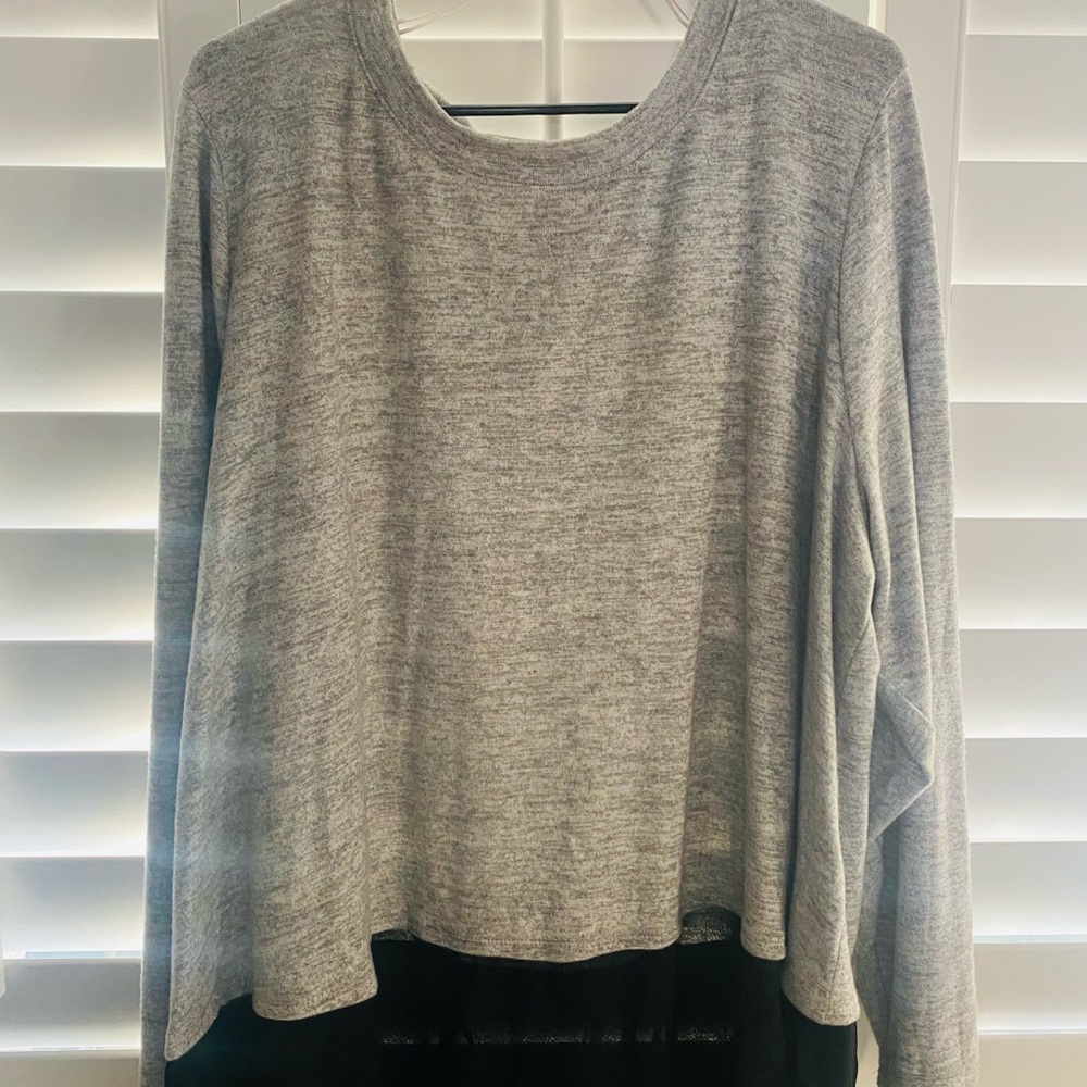 New with tags EVRI grey sweater size 3x